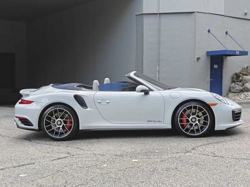 Used 2018 Porsche 911 Turbo w/ Light Design Package AWD/4WD image 2