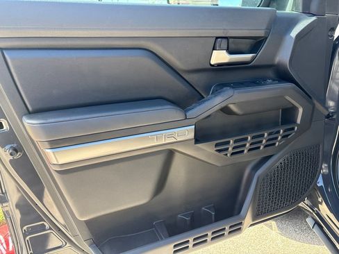 Used 2025 Toyota Tacoma TRD Sport RWD image 11