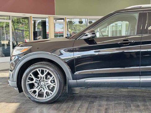 Used 2025 Ford Explorer Platinum w/ Ultimate Package AWD/4WD image 15