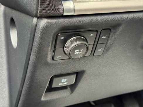 Used 2025 Ford Expedition Max Active AWD/4WD image 31
