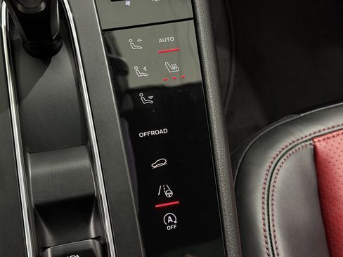 Certified 2023 Porsche Macan image 36