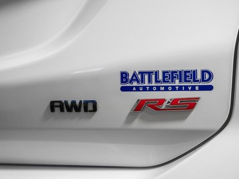 Used 2022 Chevrolet Equinox RS w/ LPO, Floor Liner Package image 9