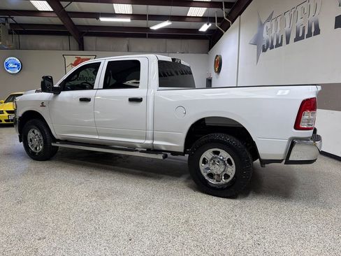 Used 2024 RAM 2500 Tradesman w/ Chrome Appearance Group AWD/4WD image 6