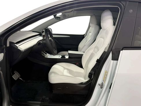 Used 2022 Tesla Model Y Performance image 11