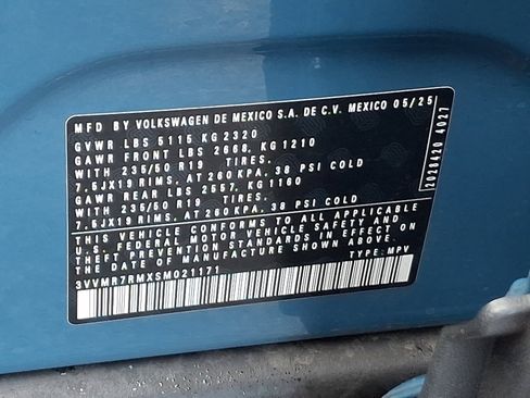 Used 2025 Volkswagen Tiguan SE image 26