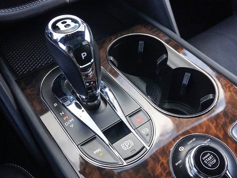 Used 2019 Bentley Bentayga image 70