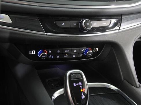 Used 2021 Buick Enclave Premium w/ Sun and Sites Package image 15