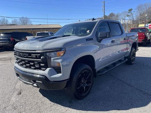 Used 2024 Chevrolet Silverado 1500 Custom Trail Boss w/ Turbomax Blackout Package image 9