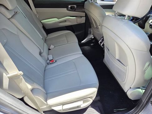 Used 2023 Kia Sorento S w/ Panoramic Sunroof Package FWD image 14