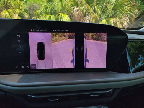 Used 2025 Audi Q5 Premium w/ Convenience Package AWD/4WD image 23