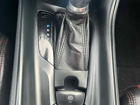 Used 2018 Toyota C-HR XLE FWD image 22
