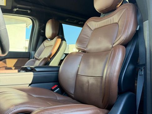 Certified 2023 Lincoln Navigator Reserve image 2