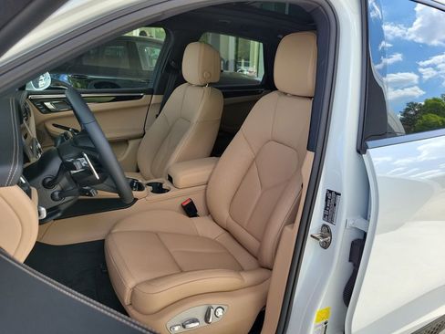 New 2026 Porsche Macan image 13