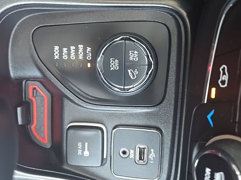 Used 2019 Jeep Compass Trailhawk w/ Leather Interior Group AWD/4WD image 26