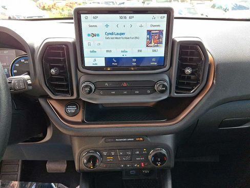 Used 2022 Ford Bronco Sport Outer Banks w/ Tech Package AWD/4WD image 20