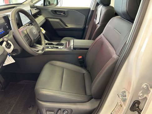 Used 2026 Toyota RAV4 Limited AWD/4WD image 17