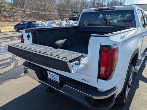 Used 2022 GMC Sierra 1500 SLT w/ SLT Convenience Package image 32