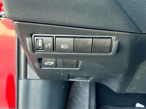 Used 2024 Toyota Corolla Cross XLE image 10