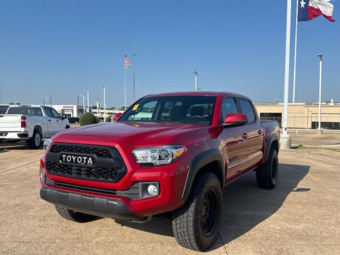 Used 2017 Toyota Tacoma TRD Off-Road w/ Tow Package (A/T) AWD/4WD image 7
