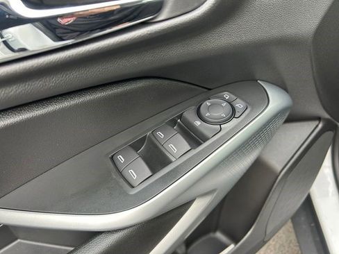 Certified 2025 Chevrolet Trax LS w/ LS Convenience Package FWD image 21