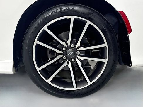 Used 2020 Dodge Charger R/T w/ Plus Group RWD image 10