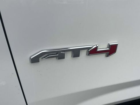 Used 2025 GMC Yukon XL AT4 Ultimate AWD/4WD image 9
