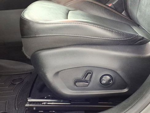 Used 2022 Jeep Compass Limited AWD/4WD image 17