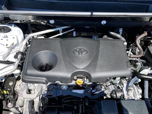 Certified 2023 Toyota RAV4 LE FWD image 32