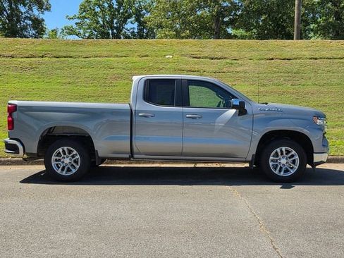 Used 2024 Chevrolet Silverado 1500 LT RWD image 2