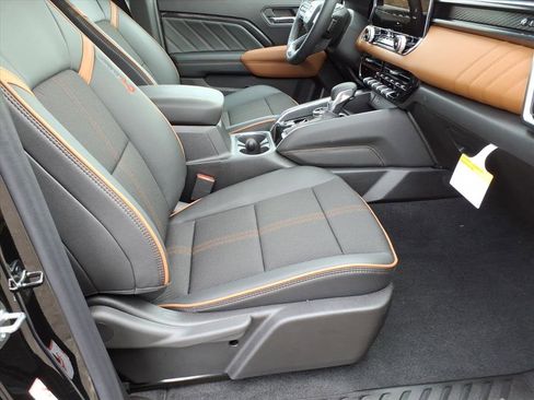 New 2026 GMC Canyon AT4 image 9