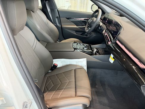 New 2027 BMW 530i xDrive w/ M Sport Package AWD/4WD image 14