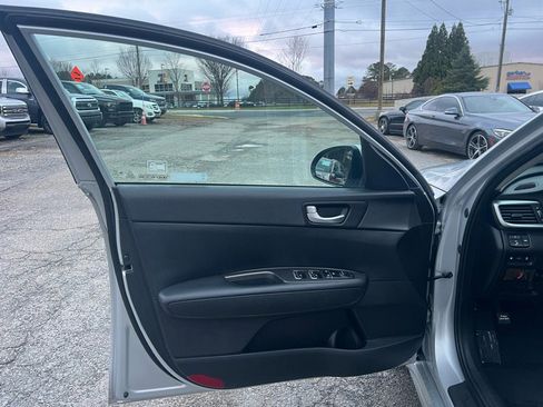 Used 2019 Kia Optima LX image 9