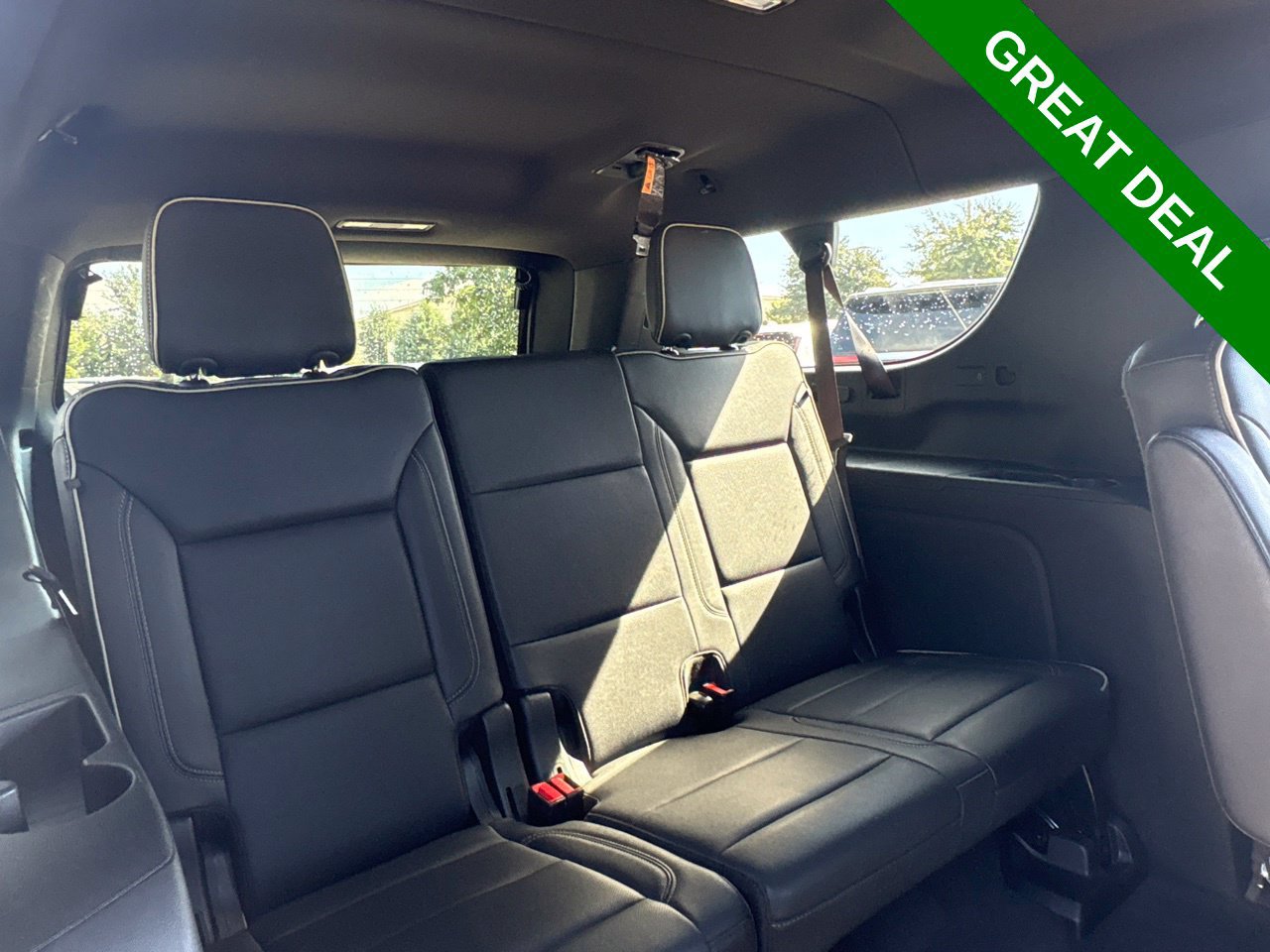Used 2025 Chevrolet Suburban Premier AWD/4WD image 11