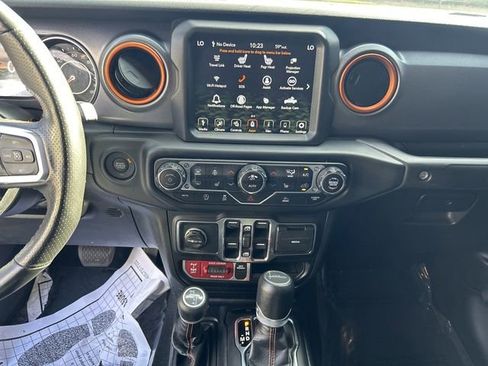 Used 2023 Jeep Gladiator Mojave w/ Cold Weather Group image 34