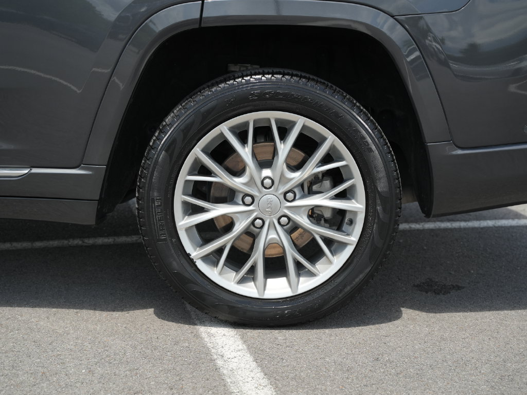 Used 2023 Jeep Grand Cherokee L Summit w/ Advanced Protech Group IV AWD/4WD image 51