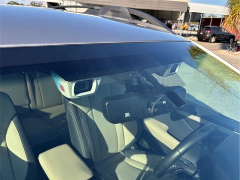 Used 2020 Subaru Outback Premium image 12