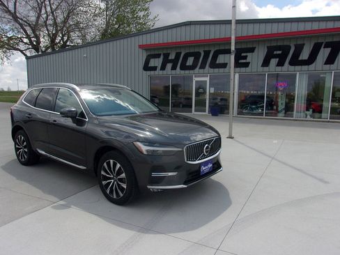 Used 2023 Volvo XC60 B5 Plus AWD/4WD image 1