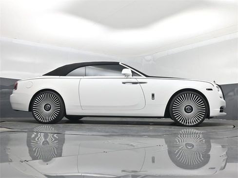 Used 2016 Rolls-Royce Dawn image 73