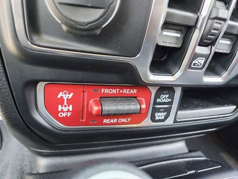 Used 2023 Jeep Wrangler Unlimited Rubicon AWD/4WD image 31