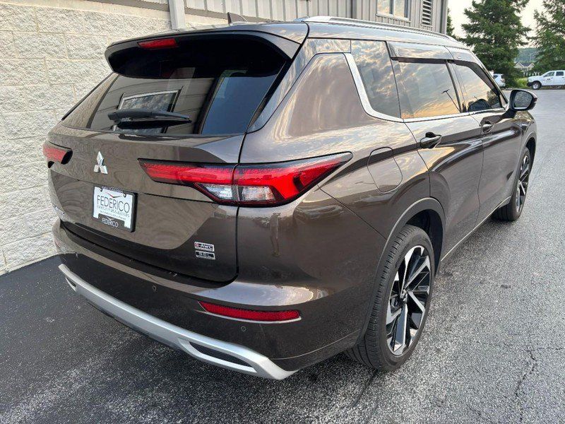 Used 2022 Mitsubishi Outlander SEL AWD/4WD image 3