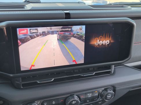 New 2026 Jeep Wrangler Unlimited Rubicon w/ Xtreme 35 Tire Package image 9