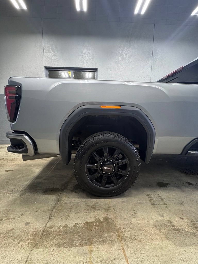 Used 2024 GMC Sierra 2500 AT4 w/ AT4 Premium Plus Package AWD/4WD image 12
