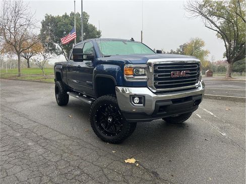 Used 2019 GMC Sierra 3500 SLE image 1