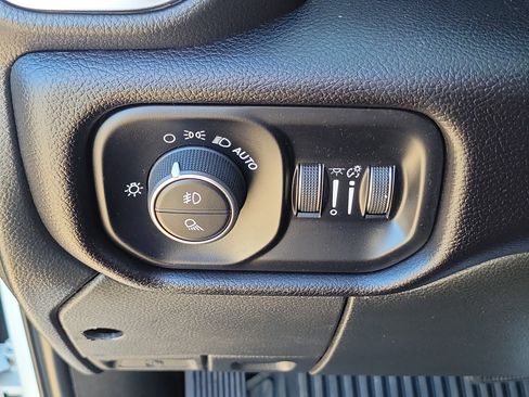 Used 2024 RAM 2500 Laramie image 21