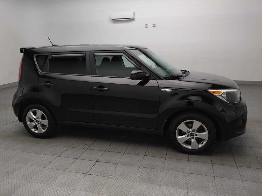 Used 2018 Kia Soul w/ Option Group 020 FWD image 11