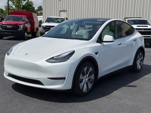 Used 2020 Tesla Model Y Long Range AWD/4WD image 3