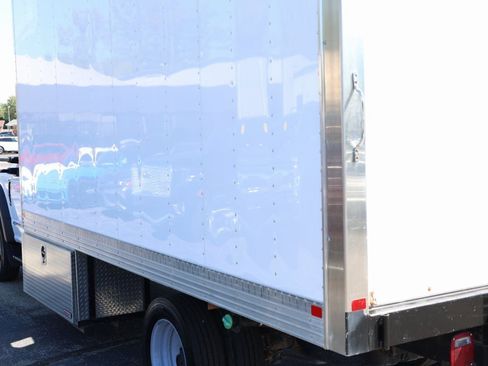 Used 2022 Ford F550 XL image 32