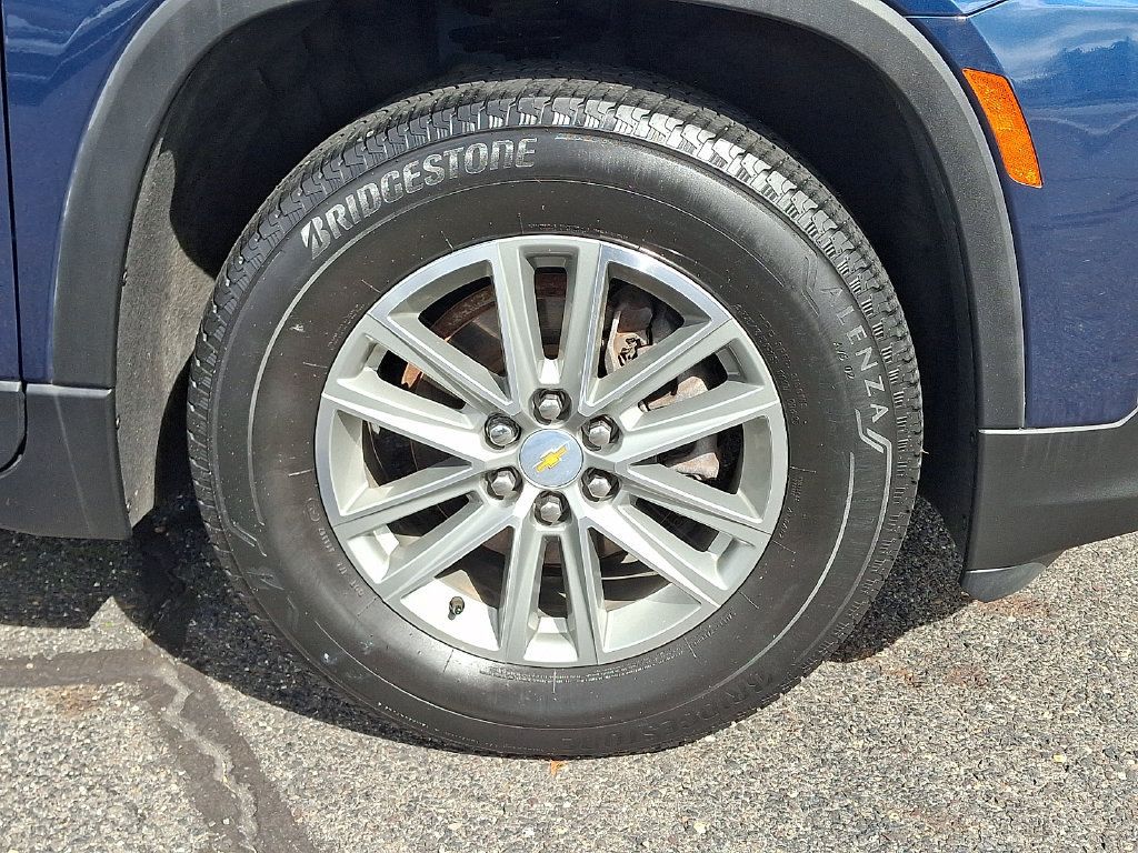 Certified 2023 Chevrolet Traverse LT FWD image 11