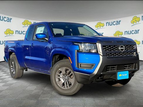 Used 2025 Nissan Frontier SV image 2