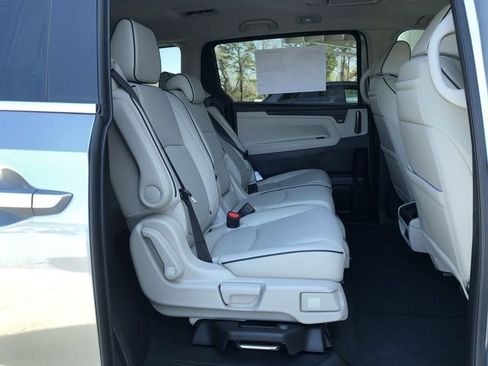 New 2026 Honda Odyssey Touring image 5